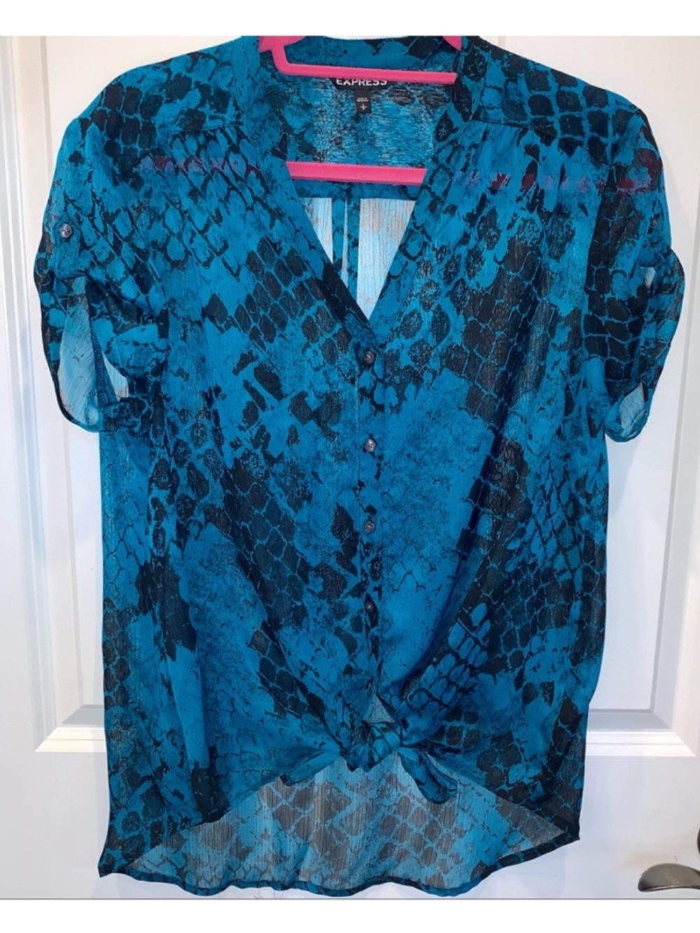Express Portofino Short Sleeve Blouse Top, Sheer snakeskin turquoise, Sz S